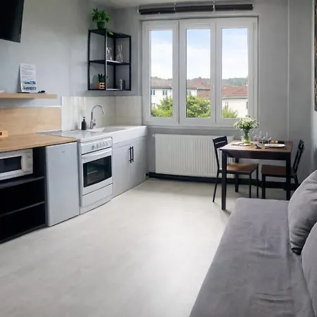 La Pauze アパート